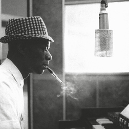 Nat King Cole 'It's Only A Paper Moon' Pro Vocal