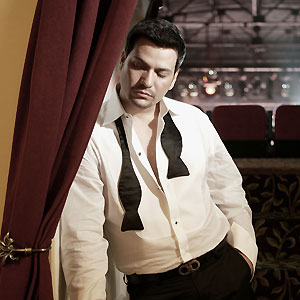 Easily Download Victor Manuelle Printable PDF piano music notes, guitar tabs for  Piano, Vocal & Guitar Chords (Right-Hand Melody). Transpose or transcribe this score in no time - Learn how to play song progression.